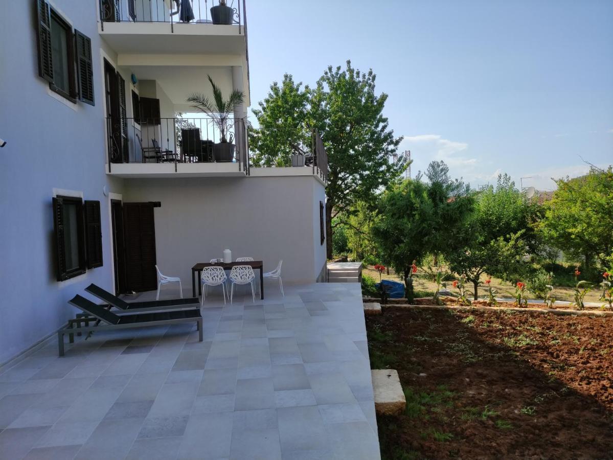 Apartvilla Castropola Экстерьер фото